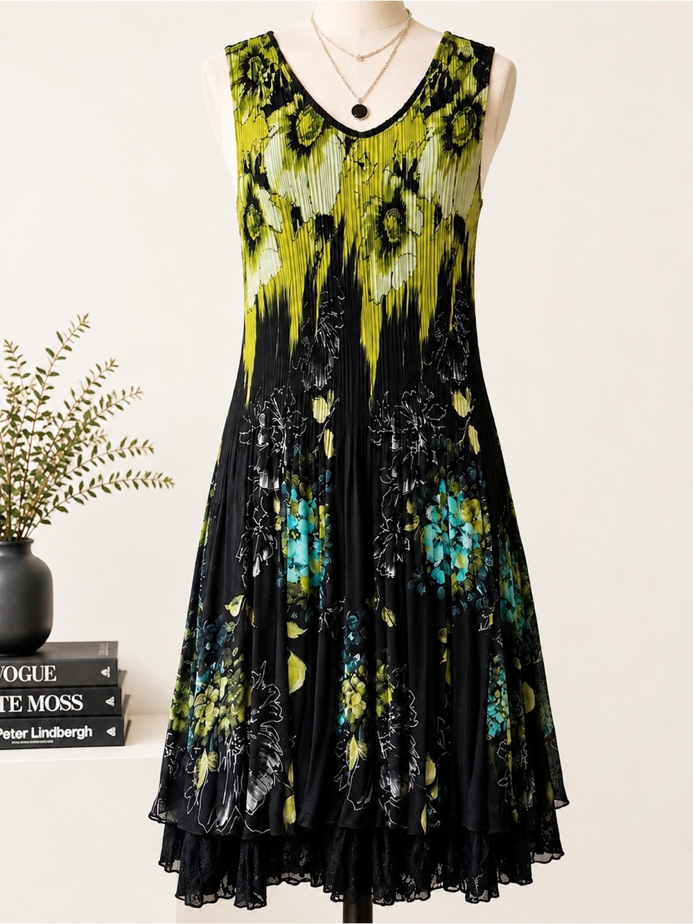 Veeca Pleated Floral Midi Dress | Artsy Boho Sleeveless Stretch Dress Medium